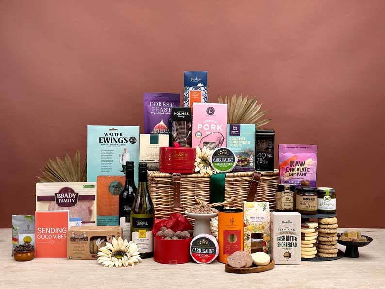 Emerald Treasures United Irish Hamper 