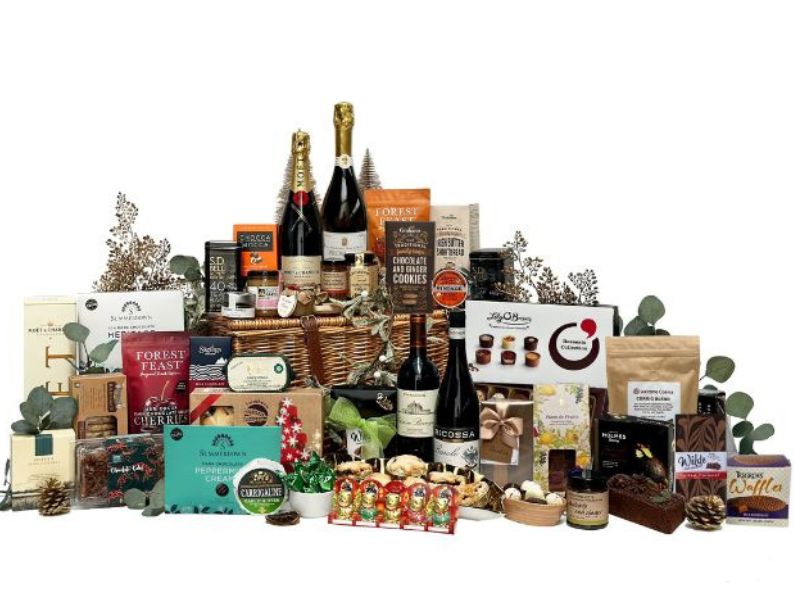 Moet and Deli Celestial Giant Christmas Hamper